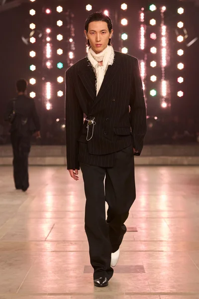 Look 46